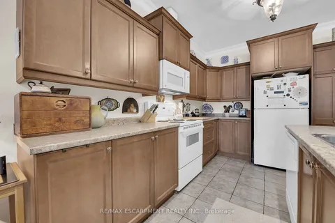 15 Iron Bridge Court, Haldimand, ON N3W 0A4
