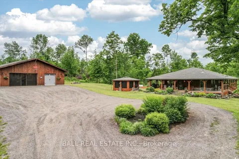 944 Steenburg Lake Road, Limerick, ON K0L 1W0