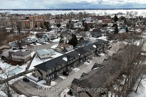 19 Nottingham Court, Quinte West, ON K8V 0E7