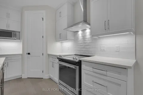 3297 Regiment Road, London, ON N6P 0G5