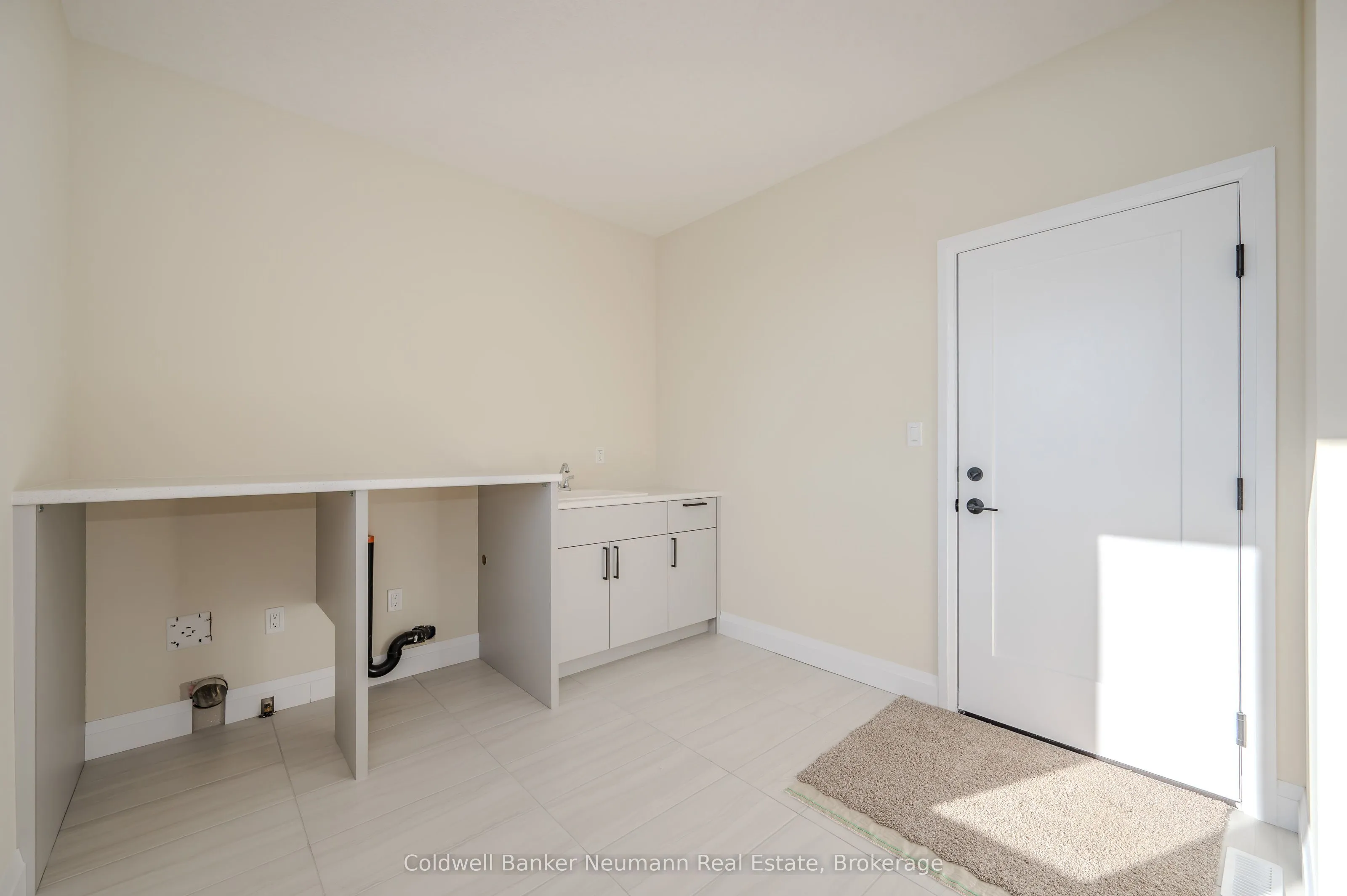 10 BROUGHTON Street, Erin, ON N1H 0B7