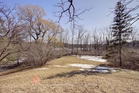 5 Homestead Avenue, Hamilton, ON L9H 5Y6