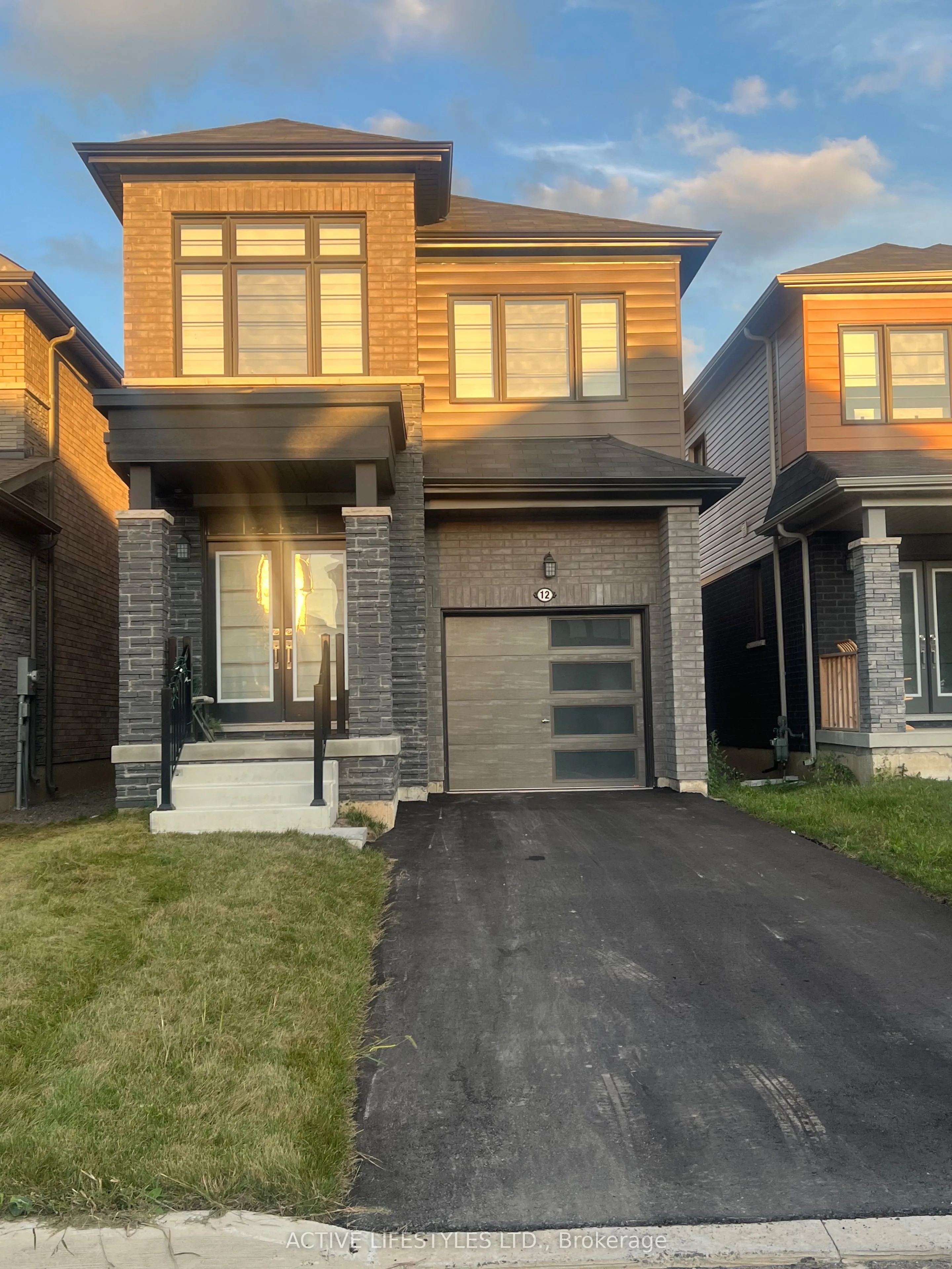 12 Ever Sweet Way, Thorold, ON L2V 0K9