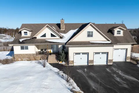 3156 Lakefield Drive, South Frontenac, ON K0H 1X0