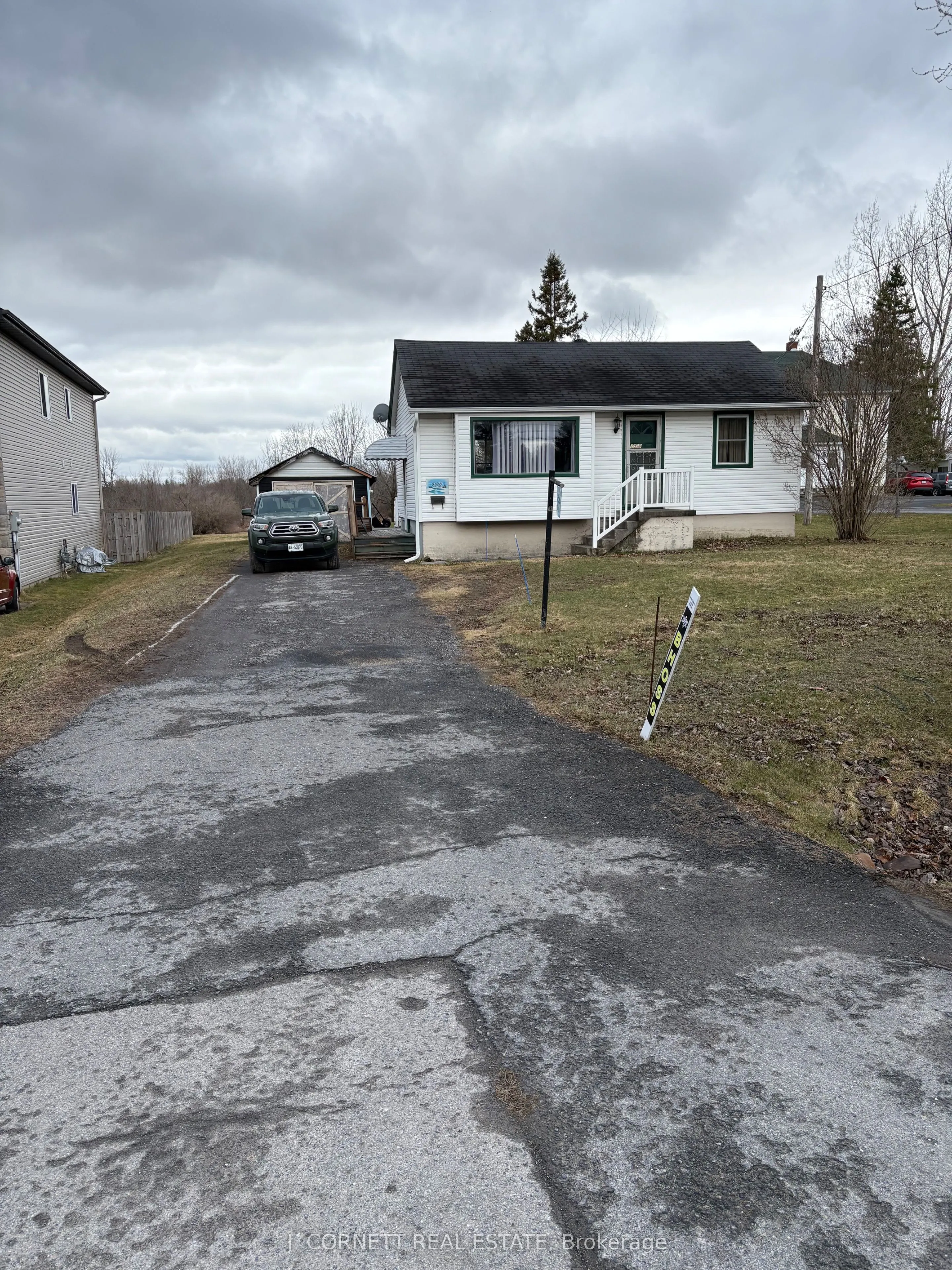 2036 Pitt Street, Cornwall, ON K6J 5G3