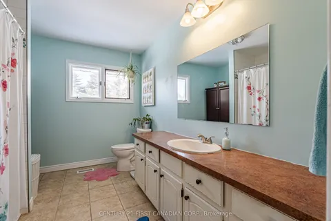4353 Queens Avenue, North Middlesex, ON N0M 1A0