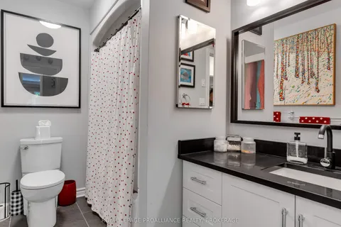 86 Centre Street, Kingston, ON K7L 4E6