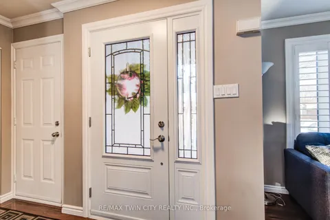 127 Fairlake Drive, Cambridge, ON N1S 4Z4