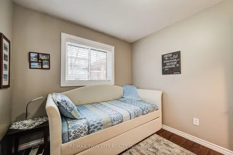 127 Fairlake Drive, Cambridge, ON N1S 4Z4