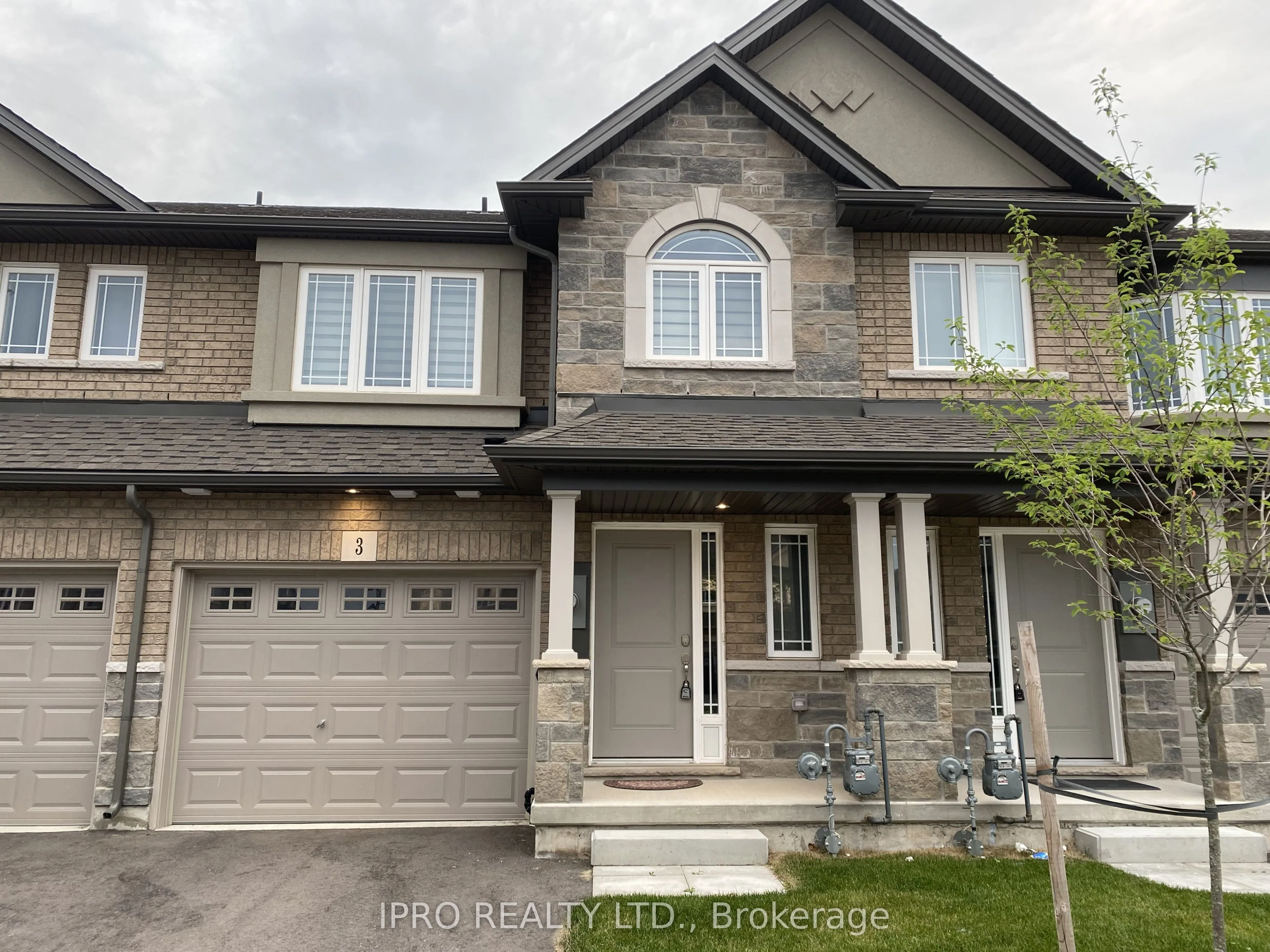 3 Oceanus Avenue, Hamilton, ON L0R 1P0
