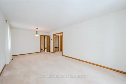 11 Aspenwood Place, Guelph, ON N1K 1P3