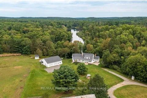 271 KAY Road, Huntsville, ON P0B 1L0