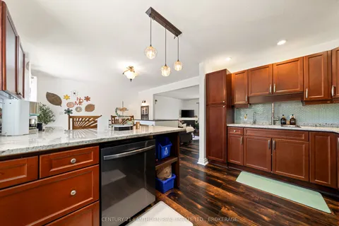 11807 LOYALIST Parkway, Prince Edward County, ON K0K 2T0