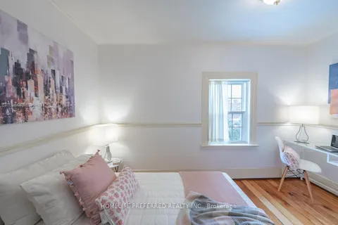 137 Lock Street, Peterborough Central, ON K9J 2Y5