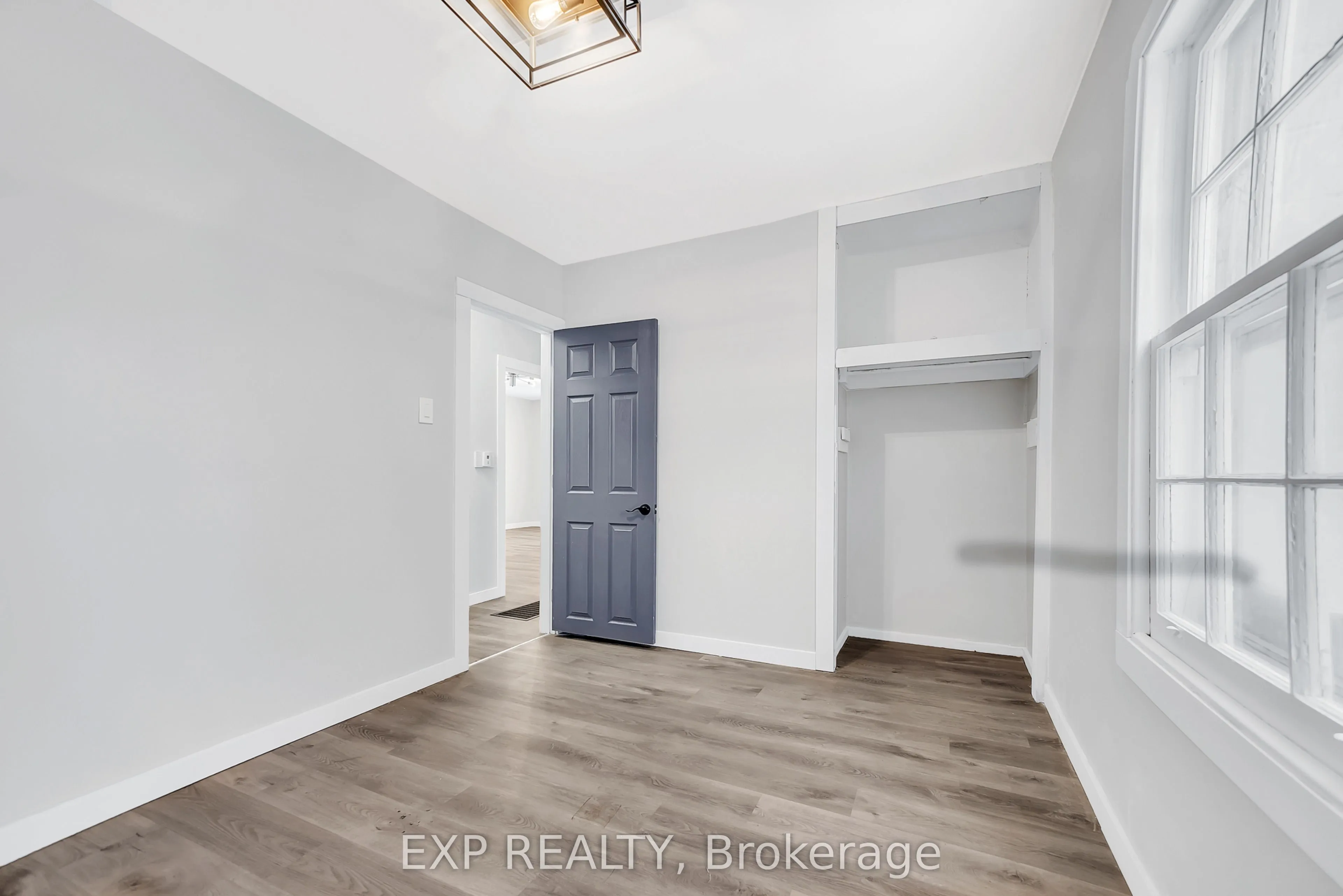 8 Jackson Street, Quinte West, ON K8V 1Z7