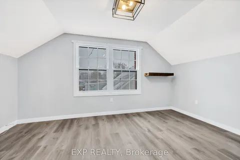 8 Jackson Street, Quinte West, ON K8V 1Z7