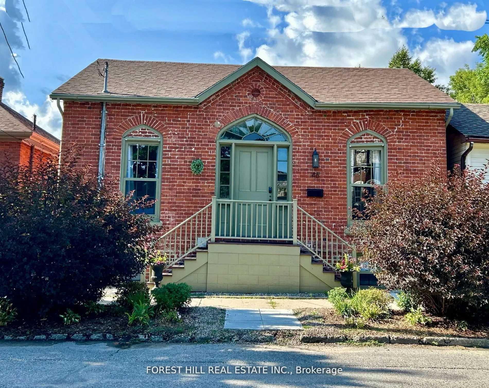46 Charles Street, ON L1A 1S4