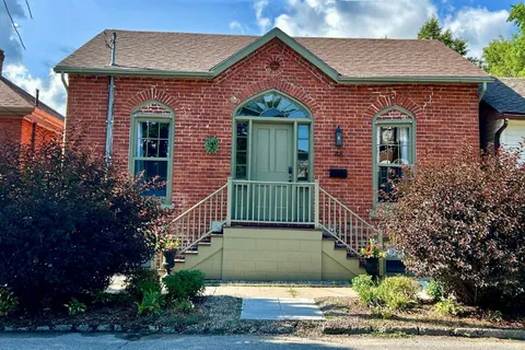 46 Charles Street, ON L1A 1S4