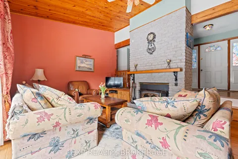 5683 HINCHINBROOKE Road, South Frontenac, ON K0H 1W0
