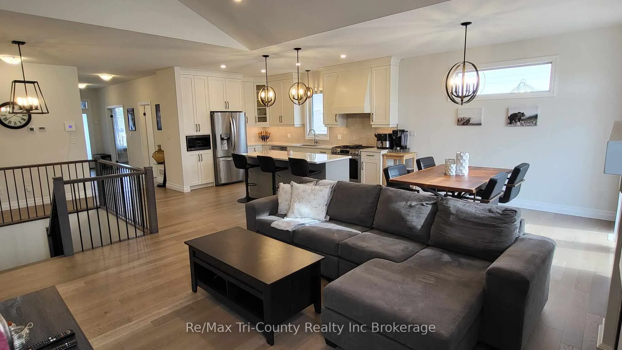 27 Keba Crescent, Tillsonburg, ON N4G 0K6