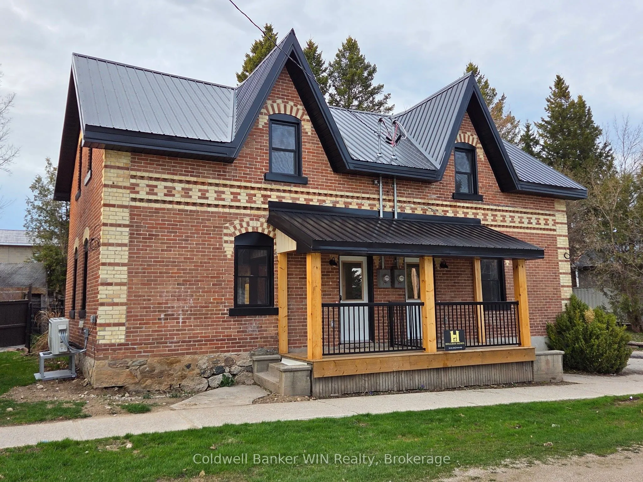 24 Crawford Street, ON N0H 1G0
