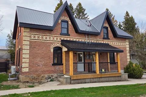 24 Crawford Street, ON N0H 1G0