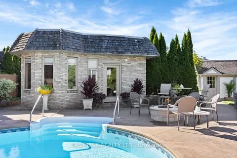 541 Kerr Crescent, Lakeshore, ON N0R 1A0
