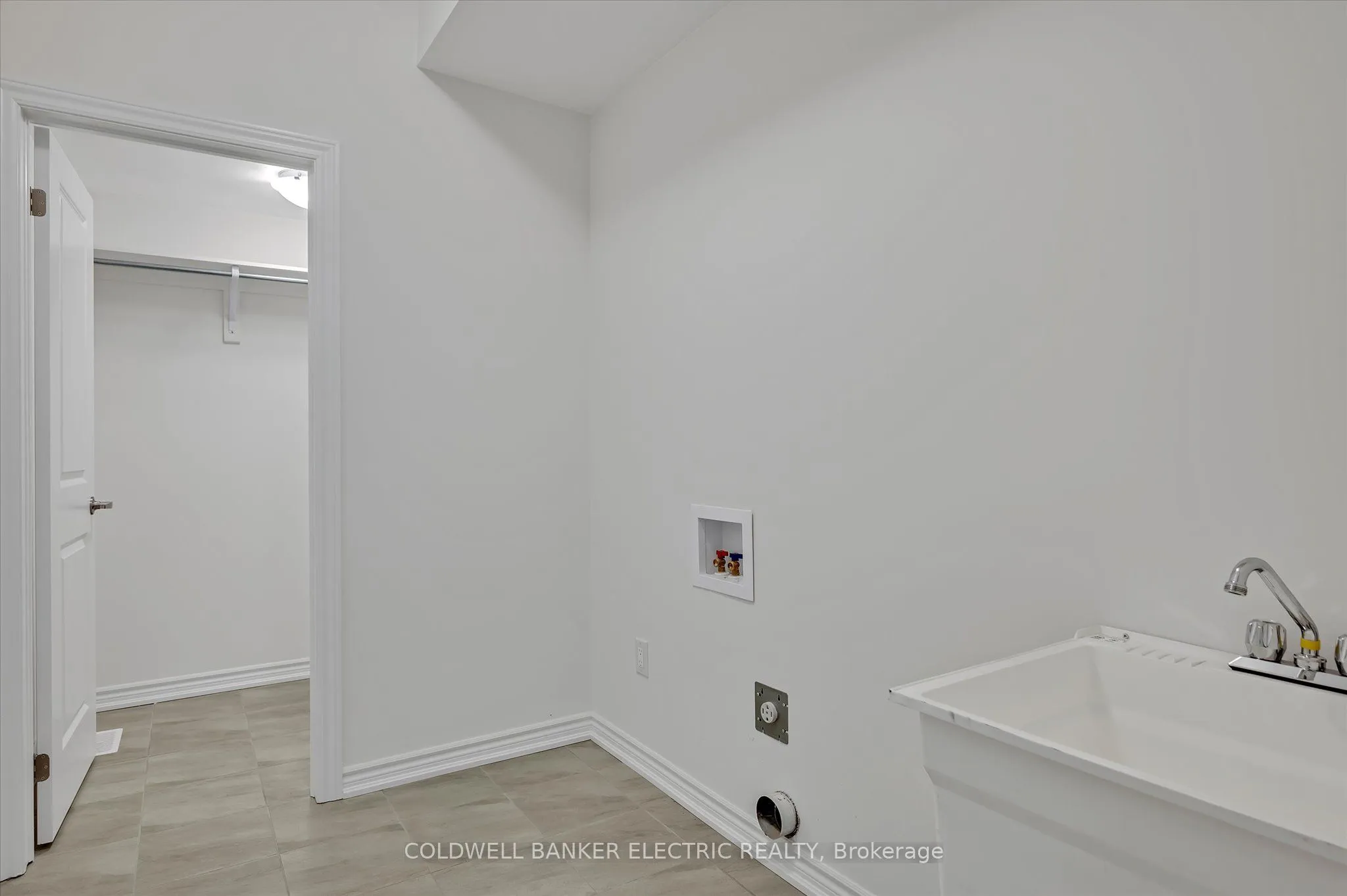 3 Hillcroft Way, Kawartha Lakes, ON K0M 1A0