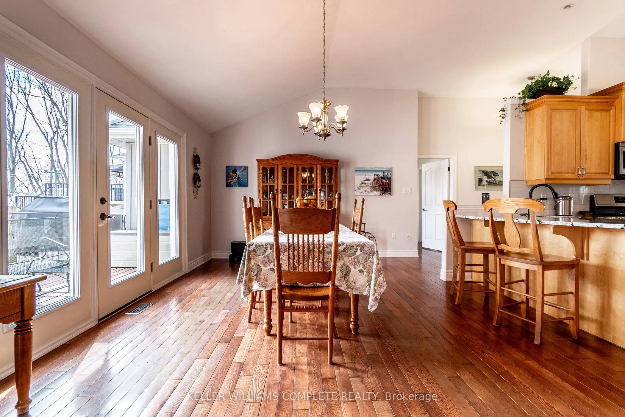 394 KINGSWAY Street, ON L3B 6A8