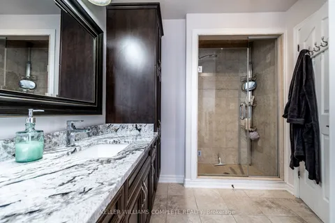 394 KINGSWAY Street, ON L3B 6A8
