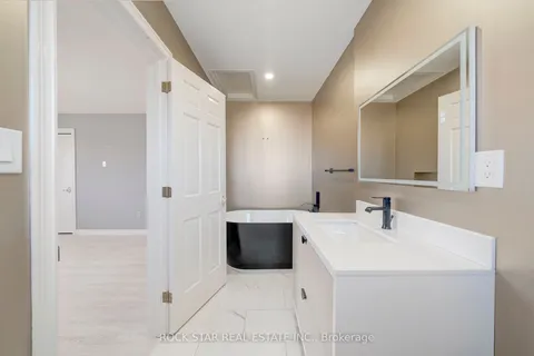 7105 York Drive, Niagara Falls, ON L2E 7A1