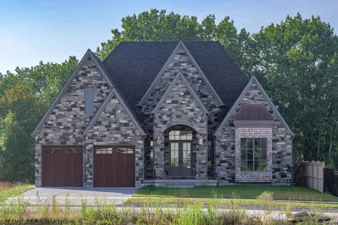 597 Creekview Chase, ON N6G 3X8
