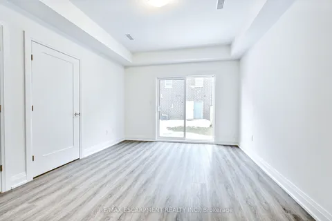 14 Clear Valley Lane, Hamilton, ON L0R 1W0
