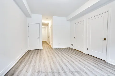 14 Clear Valley Lane, Hamilton, ON L0R 1W0