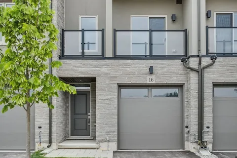 16 CLEAR VALLEY Lane, Hamilton, ON L0R 1W0