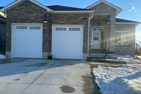 31 Brooklawn Drive, Lambton Shores, ON N0M 1T0