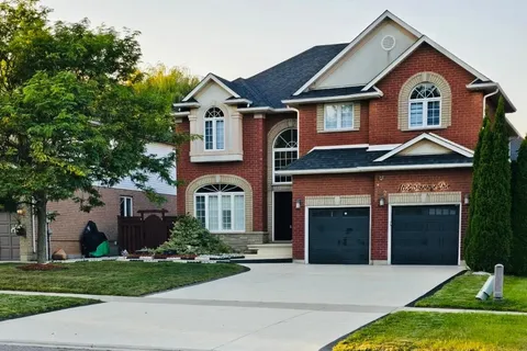 162 Stonehenge Drive, Hamilton, ON L9K 1M8