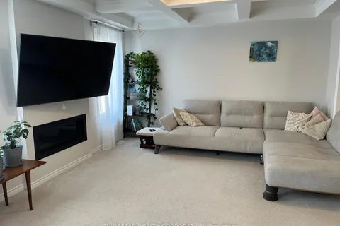 28 Oxalis Crescent, Kanata, ON K2V 0J6