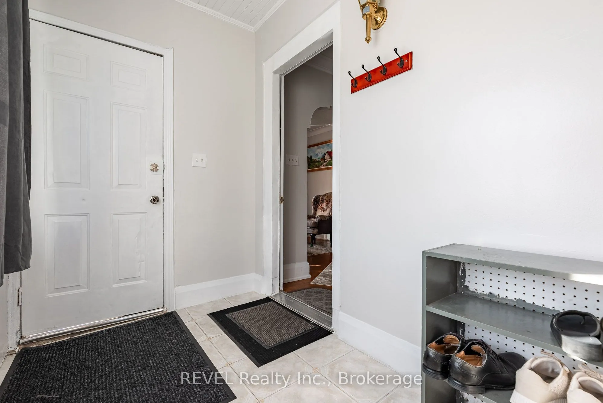 3 Delaware Avenue, St. Catharines, ON L2M 5L7