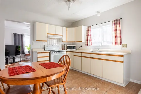 3 Delaware Avenue, St. Catharines, ON L2M 5L7