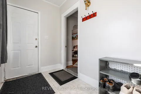 3 Delaware Avenue, St. Catharines, ON L2M 5L7
