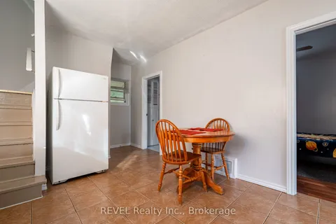 3 Delaware Avenue, St. Catharines, ON L2M 5L7