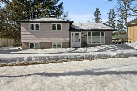 671 Stewart St, Peterborough Central, ON K9H 4C5