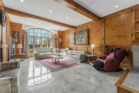 1031 Pelham Road, St. Catharines, ON L2R 6P7
