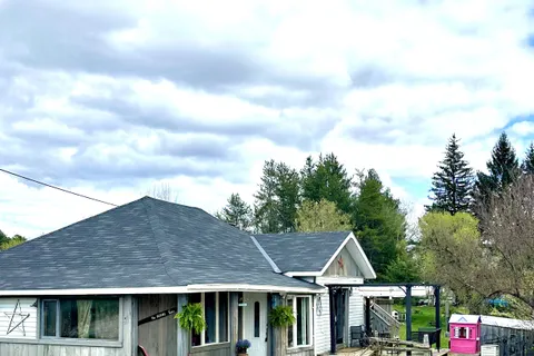 30 Central Street, Addington Highlands, ON K0H 1L0