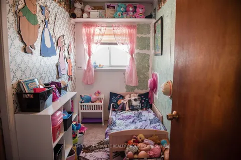30 Central Street, Addington Highlands, ON K0H 1L0