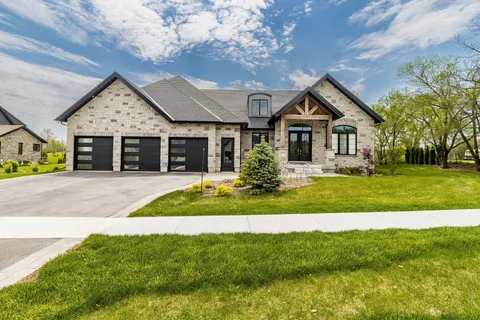 11 Whitcombe Way, Puslinch, ON N0B 2C0