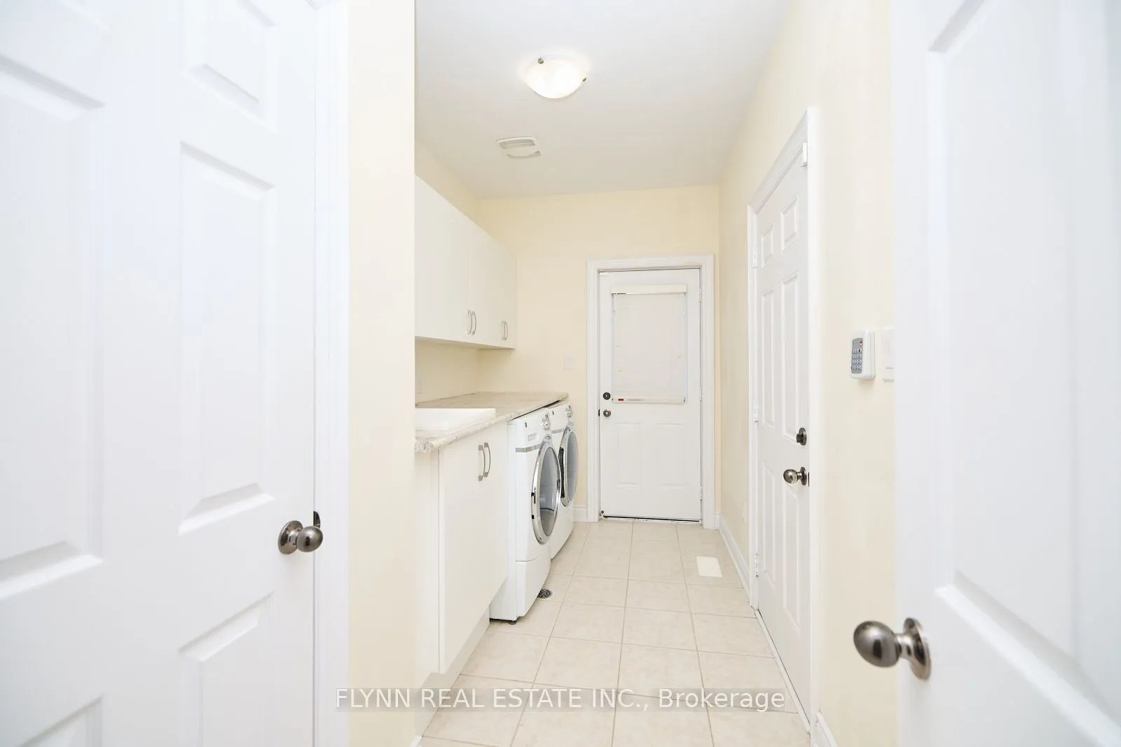 8404 Sumac Court, ON L2H 2Y6
