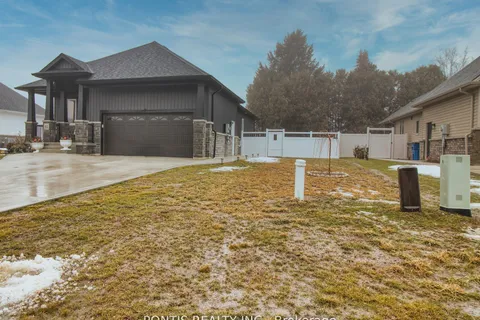 41 Sleepy Meadow Drive, Chatham-Kent, ON N0P 1A0