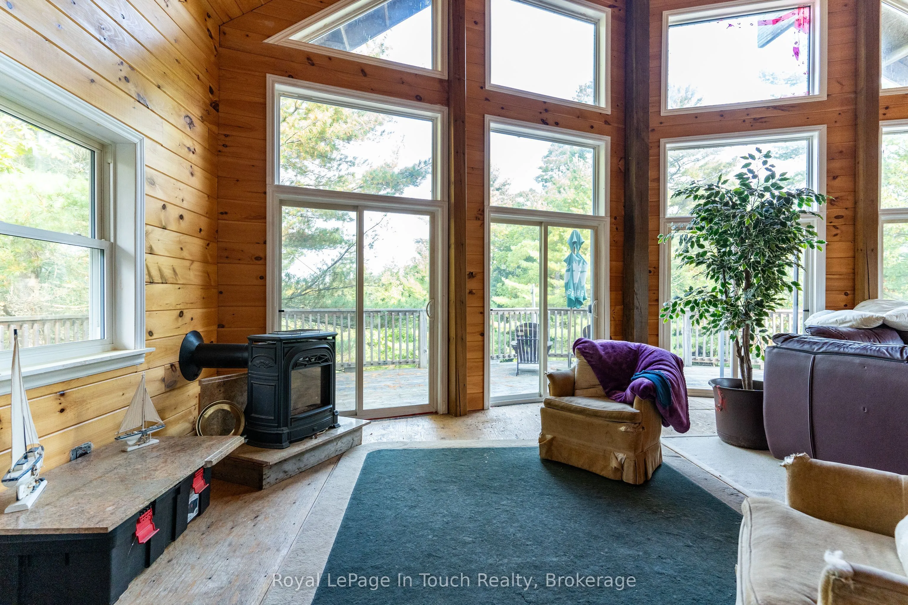 1276 Island 980 N/A, ON P0E 1E0